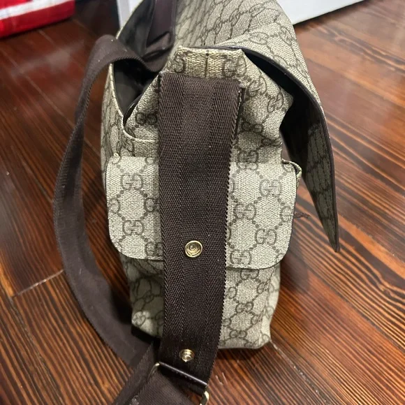 Gucci Beige and Brown Monogram Shoulder Bag - Picture 8 of 8